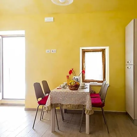 Alojamento de Acomodação e Pequeno-almoço Maisonrua' 3*